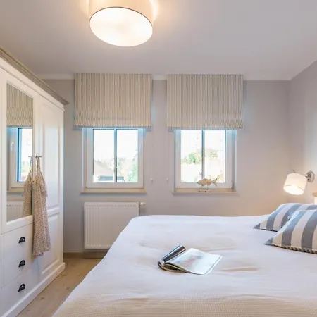 Morgensuenn, Exquisite Fuer 2 Personen In Apartment Zingst